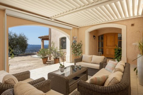 5 bedrooms Villa in Chateauneuf-Grasse, France No. 68752 6