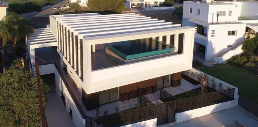 7 dormitorios Villa en Latsia, Cyprus No. 69920