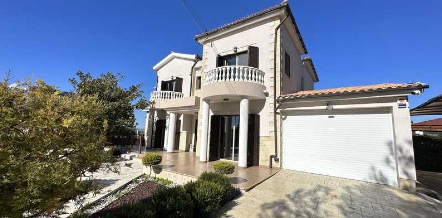 4 bedrooms Villa in Paphos, Cyprus No. 100325