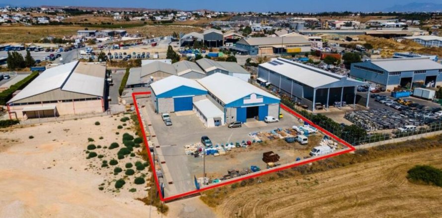 1075m² Commercial property en Nicosia, Cyprus No. 105076
