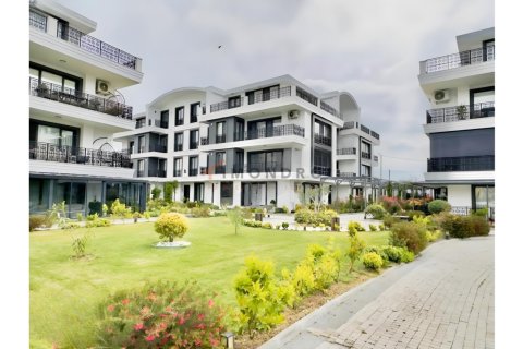 6 dormitorios Apartment en Beylikduezue, Turkey No. 125277