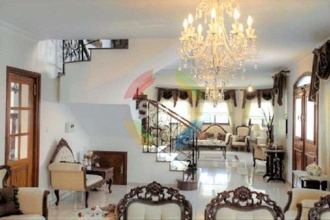 6 bedrooms Villa in Limassol, Cyprus No. 30062 6