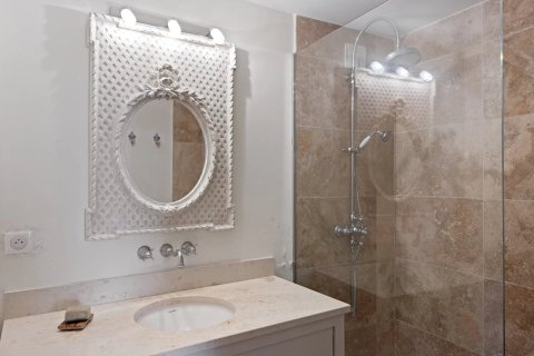 4 dormitorios House en Mougins, France No. 72560 11