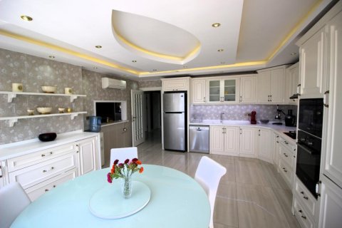 4 rooms Appartement à Mahmutlar, Turkey No. 18058