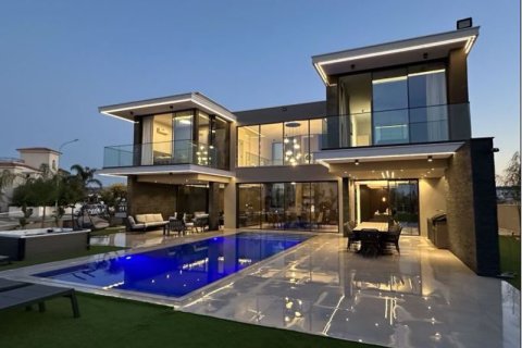 5 bedrooms Villa in Pernera, Cyprus No. 71837 9