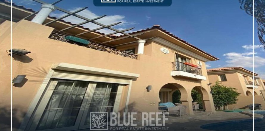 Вилла с 5 спальнями в 1 район, Вьетнам №38798