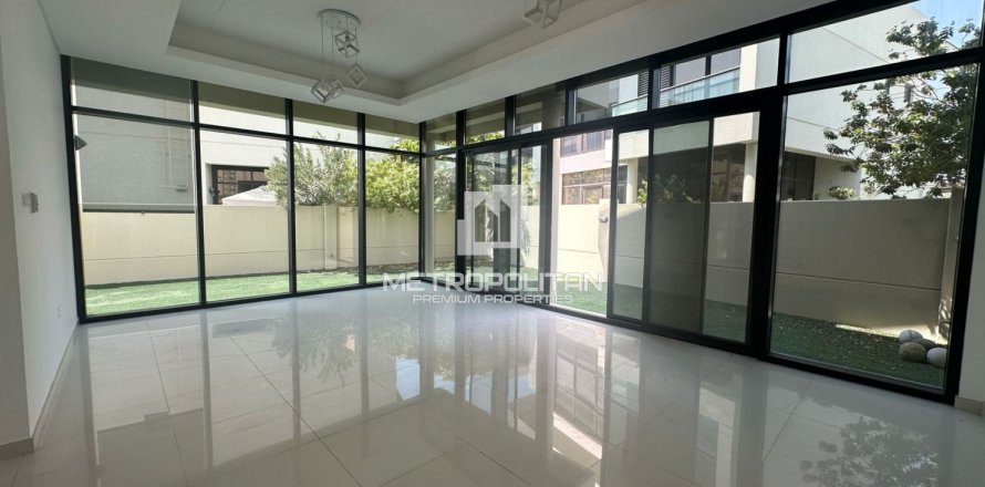 3 bedrooms Townhouse in Hoa Khe, Vietnam No. 87321