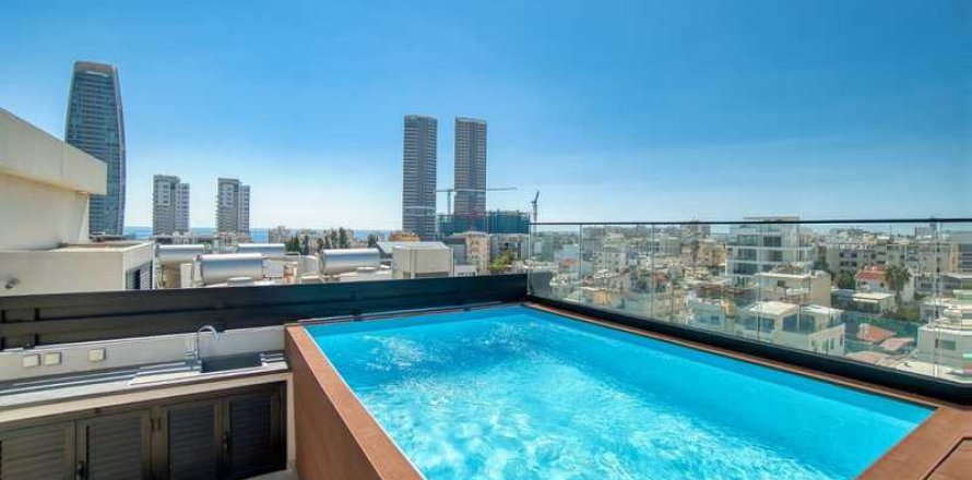 3 bedrooms Penthouse in Limassol, Cyprus No. 79751