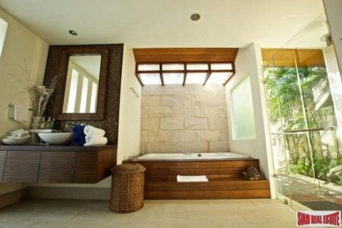 4 bedrooms Villa in Ko Samui, Thailand No. 96737 16