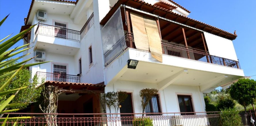 4 bedrooms House in Corinthia, Greece No. 58823