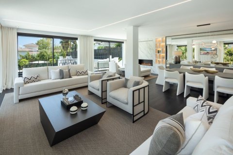 5 bedrooms Villa in Tan Xuan, Vietnam No. 27435 5