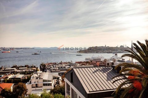 3 dormitorios Apartment en Beyoglu, Turkey No. 129778