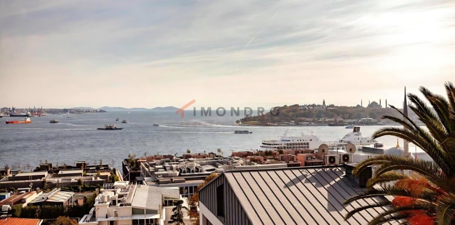 3 dormitorios Apartment en Beyoglu, Turkey No. 129778