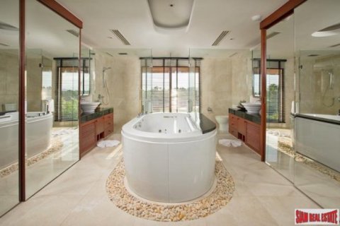 5 bedrooms Villa in Ko Kaeo, Thailand No. 97199 16