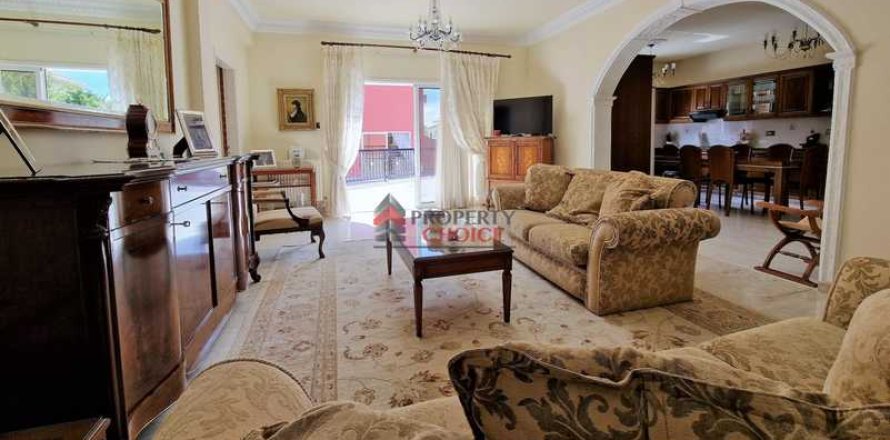 6 dormitorios Villa en Oroklini, Cyprus No. 81645