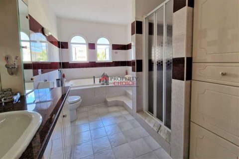 6 dormitorios Villa en Oroklini, Cyprus No. 81645 12