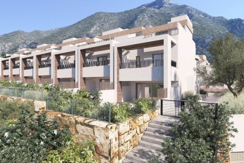 3 bedrooms Townhouse in Marbella, Spain No. 27003
