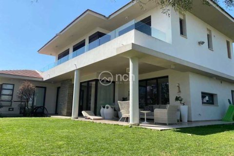 6 dormitorios House en Strovolos, Cyprus No. 29948 5