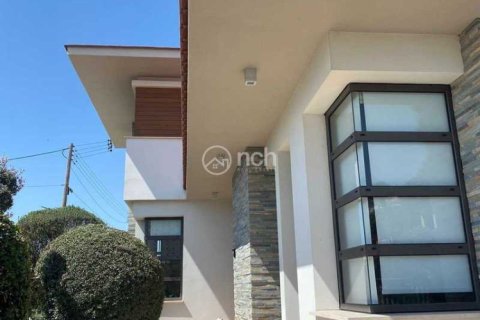 6 dormitorios House en Strovolos, Cyprus No. 29948 2