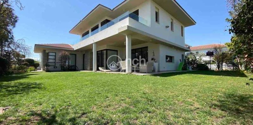 6 dormitorios House en Strovolos, Cyprus No. 29948