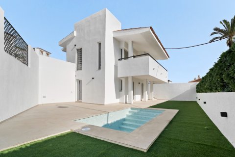 4 bedrooms Villa in Mijas, Spain No. 111624