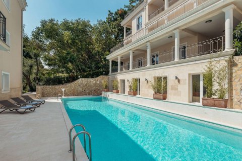 4 bedrooms Apartment in Kumbor, Montenegro No. 74771 5