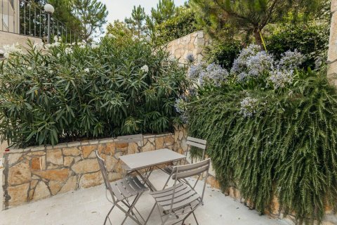 4 bedrooms Apartment in Kumbor, Montenegro No. 74771 12