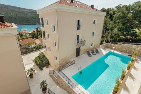 4 bedrooms Apartment in Kumbor, Montenegro No. 74771 4