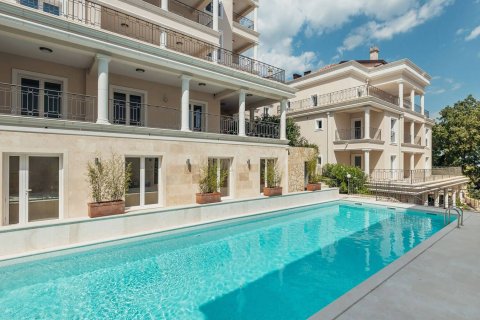 4 bedrooms Apartment in Kumbor, Montenegro No. 74771 7