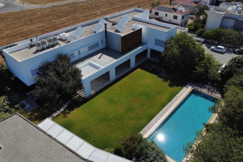 5 bedrooms Villa in Lakatamia, Cyprus No. 40020 1