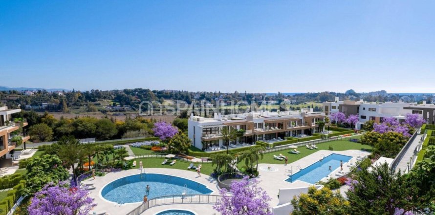 3 bedrooms Apartment in Estepona, Spain No. 109986