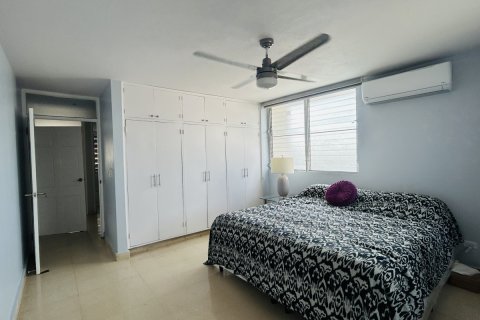 4 bedrooms Apartment in Panama City, Panama No. 109765 13