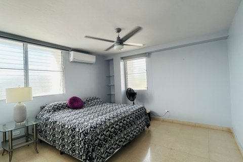 4 bedrooms Apartment in Panama City, Panama No. 109765 12