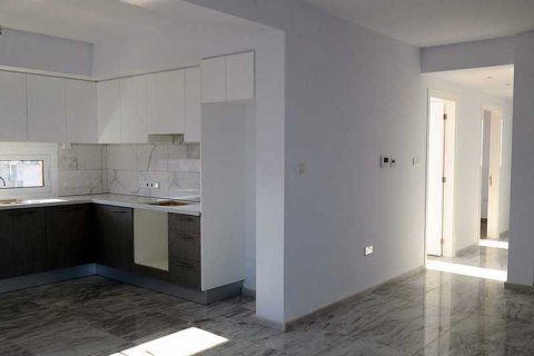 2 bedrooms Apartment in Larnaca, Cyprus No. 32552 4