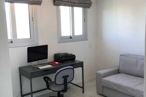 3 bedrooms Apartment in Limassol, Cyprus No. 32785 7