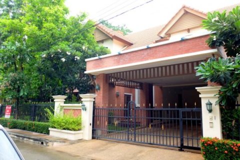 4 bedrooms House in Chiang Mai, Thailand No. 97634 1