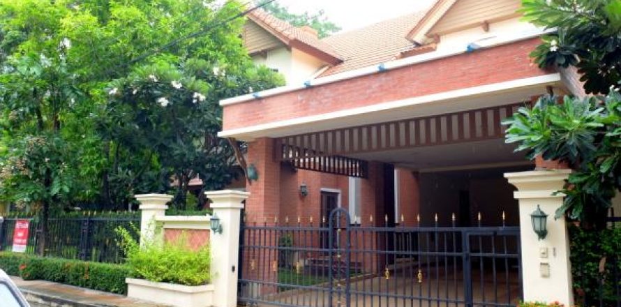 4 bedrooms House in Chiang Mai, Thailand No. 97634