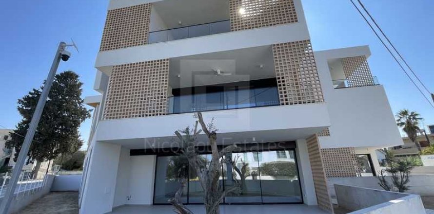 3 bedrooms Apartment in Enkomi, Cyprus No. 82463