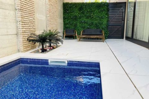 4 bedrooms House in Strovolos, Cyprus No. 75681 7