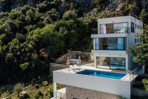 4 bedrooms Villa in Herceg Novi, Montenegro No. 78815 6
