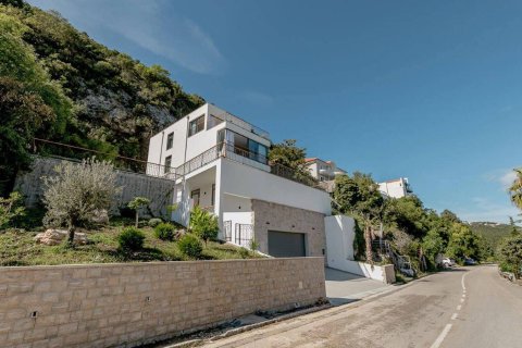 4 bedrooms Villa in Herceg Novi, Montenegro No. 78815 5