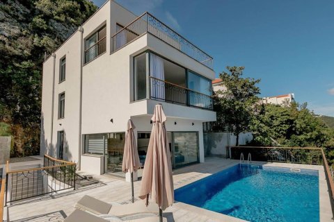 4 bedrooms Villa in Herceg Novi, Montenegro No. 78815 2