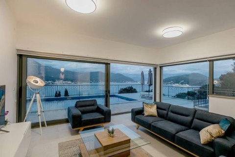 4 bedrooms Villa in Herceg Novi, Montenegro No. 78815 17