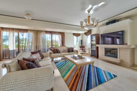 4 bedrooms Villa in Limassol, Cyprus No. 84390 2