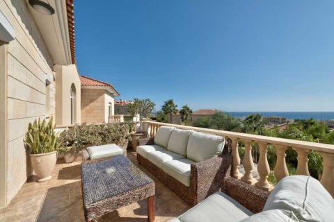 4 bedrooms Villa in Limassol, Cyprus No. 84390 16