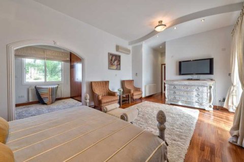 4 bedrooms Villa in Limassol, Cyprus No. 84390 12