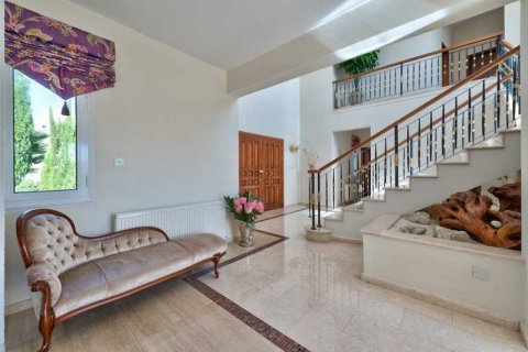 4 bedrooms Villa in Limassol, Cyprus No. 84390 6