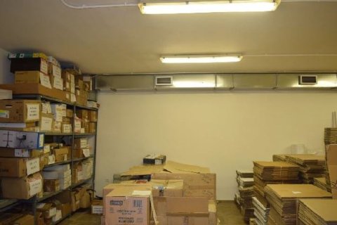 305m² Commercial property en Pylaia, Greece No. 108356 3