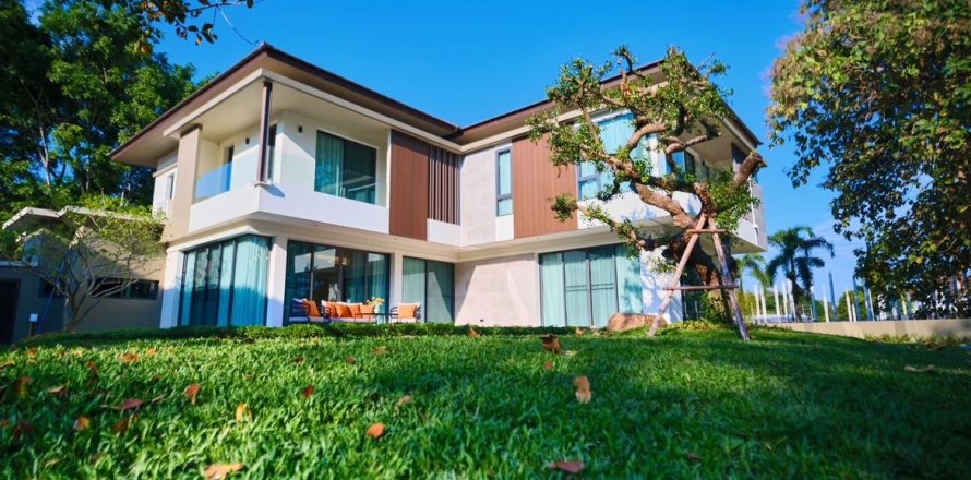 4 bedrooms House in Chiang Mai, Thailand No. 98189