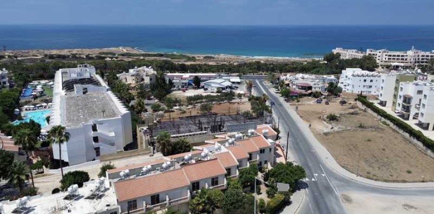 2 bedrooms Apartment in Paphos, Cyprus No. 102627